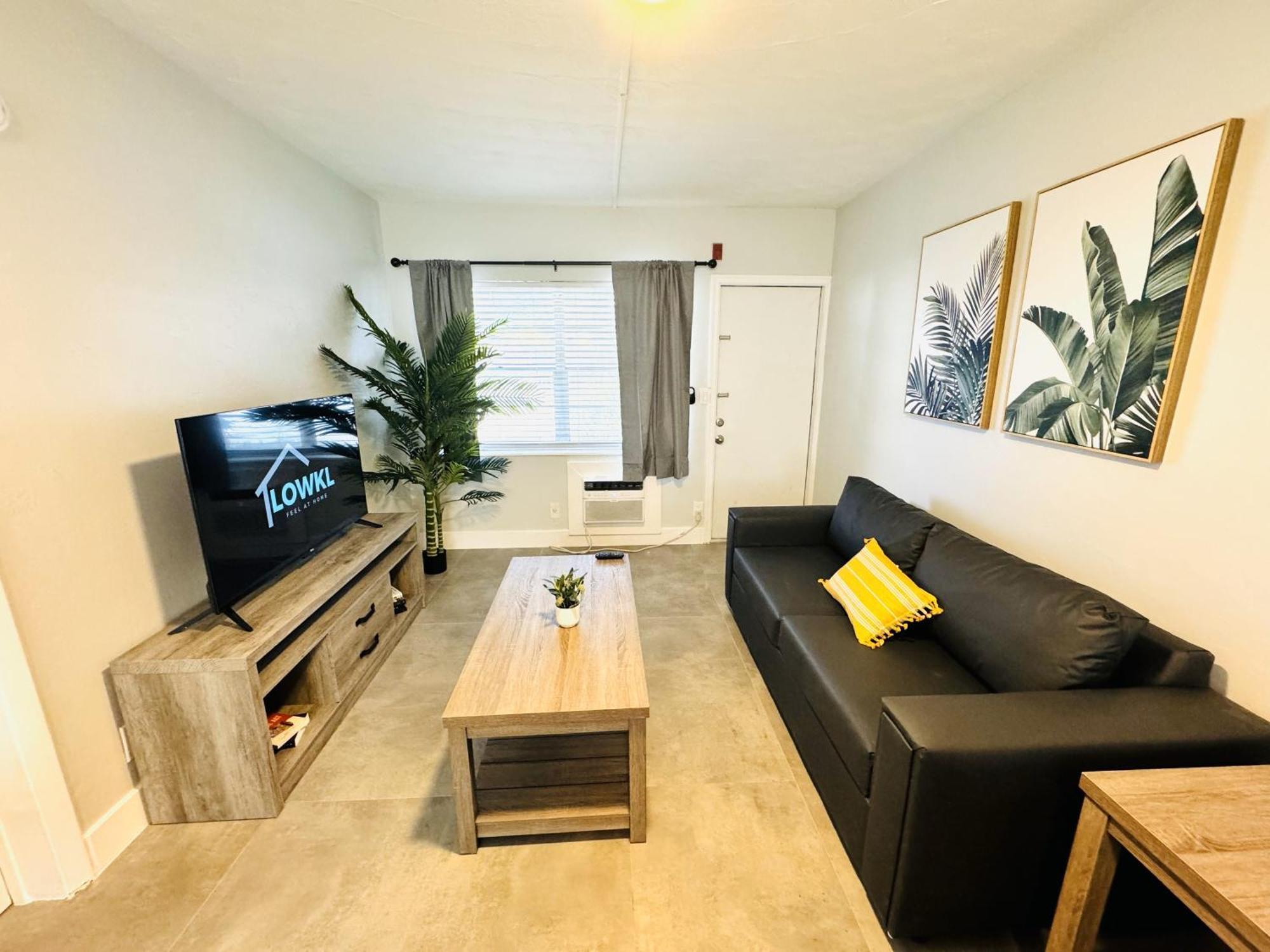 Holiday Park Apartments By Lowkl Форт Лодърдейл Екстериор снимка